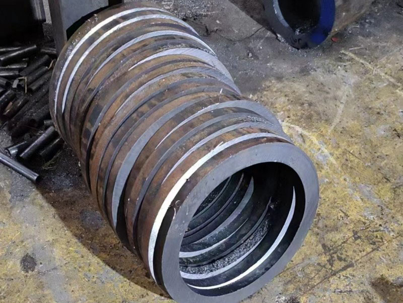 秀峰30CrMo无缝钢管切割